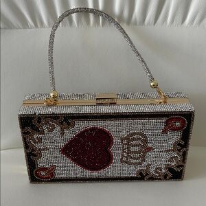 HP🥳♥️Elegant Q OF♥️Heart Embellished purse